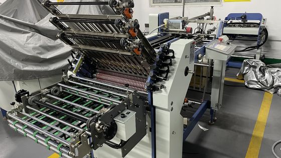Sterowanie ekranem dotykowym Maszyna do składania papieru A3 dla przemysłu farmaceutycznego
